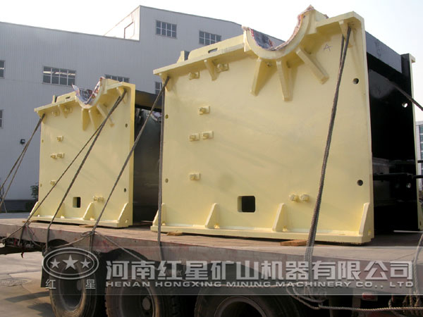 雙腔顎式破碎機發(fā)貨圖片