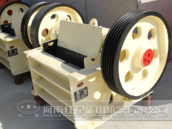 簡(jiǎn)擺顎式破碎機(jī)