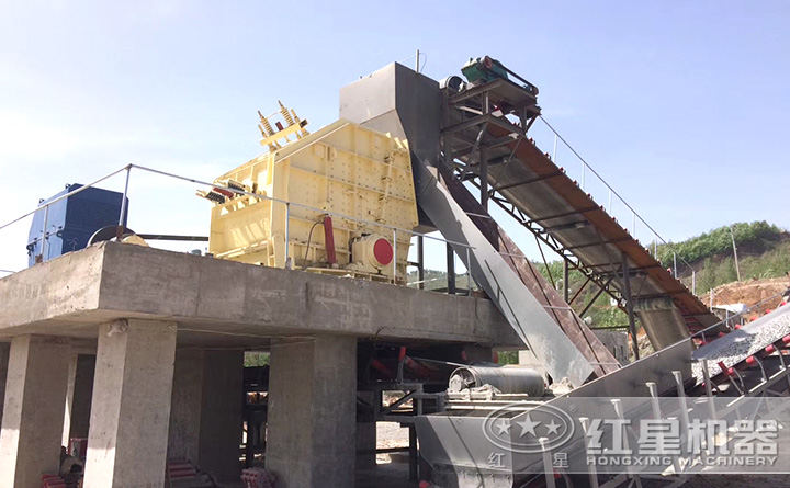 硅灰石反擊式破碎機(jī)現(xiàn)場(chǎng)