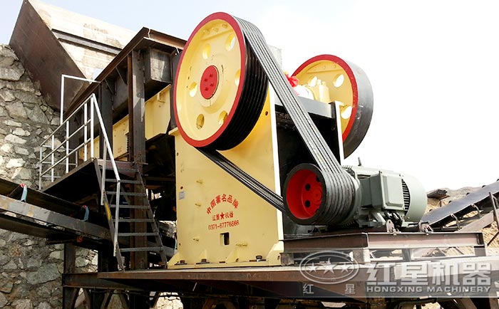 煤矸石破碎機(jī)破碎現(xiàn)場(chǎng)