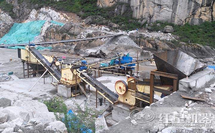 玄武巖破碎生產(chǎn)線現(xiàn)場