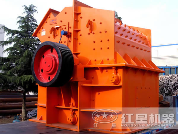 活性炭細(xì)碎破碎機(jī)原理