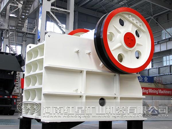 新型顎式破碎機