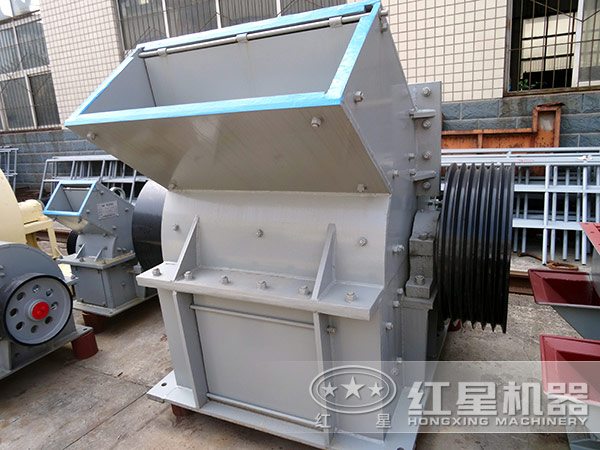 環(huán)錘式破碎機(jī)