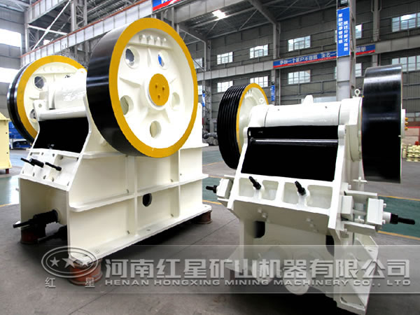 復(fù)擺顎式破碎機(jī)