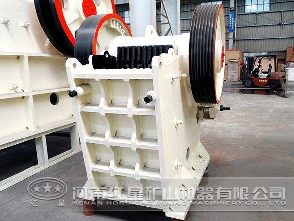 復(fù)擺顎式破碎機(jī)