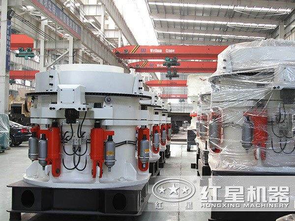 圓錐破碎機(jī)車間生產(chǎn)情況