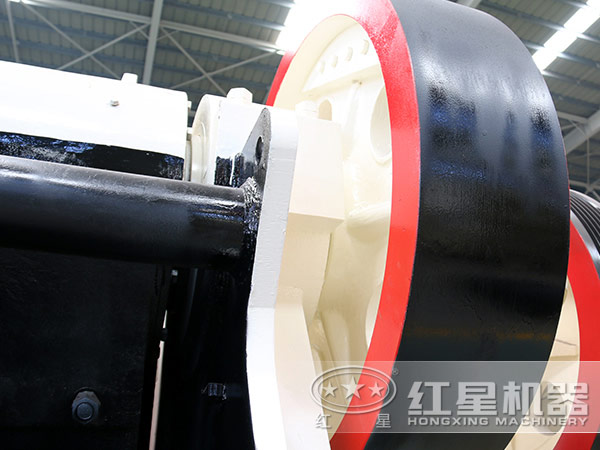 顎式破碎機(jī)局部圖