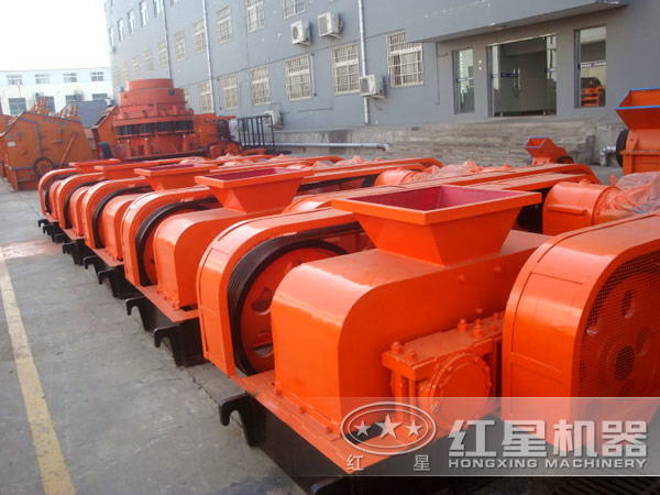 不同型號的對輥式破碎機(jī)