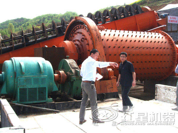 球磨機作業(yè)現(xiàn)場