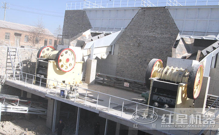 石料生產(chǎn)線(xiàn)現(xiàn)場(chǎng)