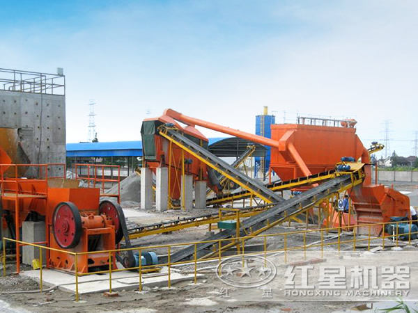 山東時產300噸石料破碎生產線現(xiàn)場