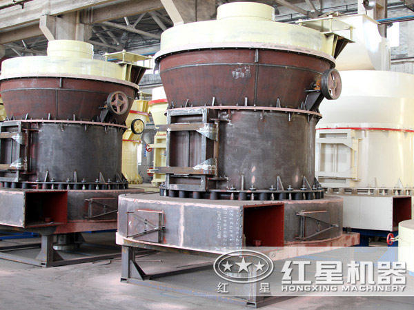 低碳環(huán)保型雷蒙磨粉機(jī)半成品