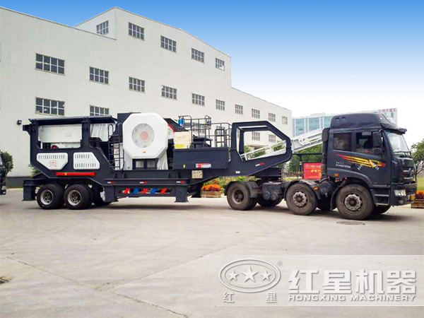 移動破碎機發(fā)貨現(xiàn)場