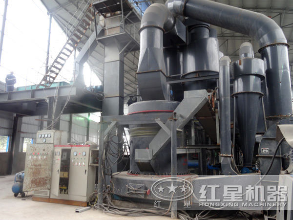 磨粉機作業(yè)現(xiàn)場圖