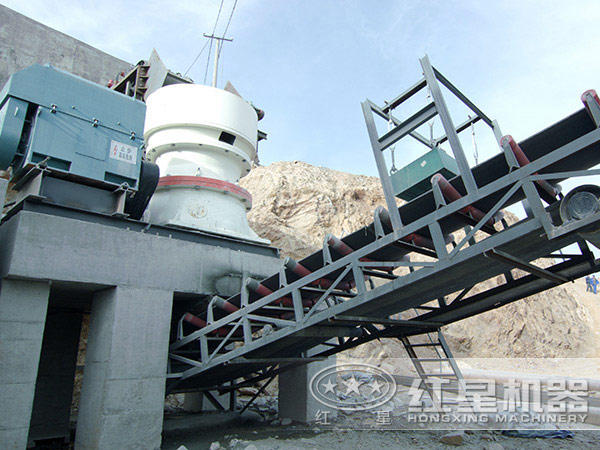 單缸液壓圓錐破碎機(jī)作業(yè)現(xiàn)場(chǎng)