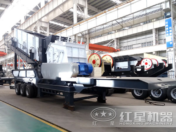 顎破、反擊破移動(dòng)破碎站生產(chǎn)車間