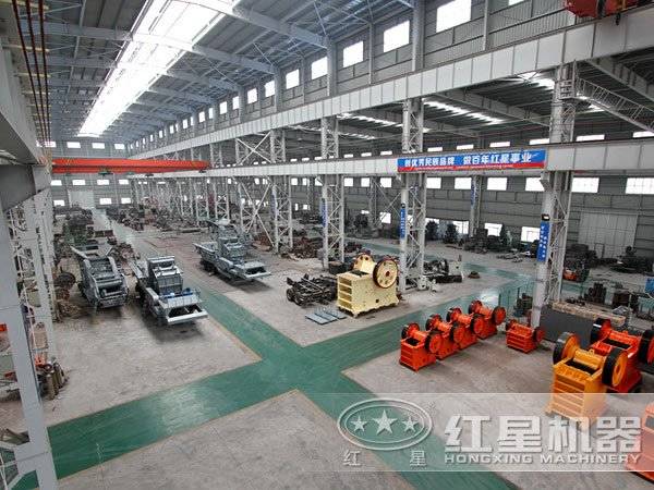 長(zhǎng)石砂巖粉碎設(shè)備車間