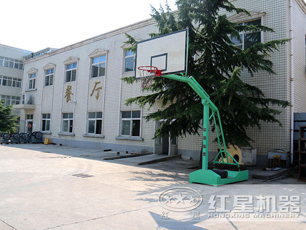 廠家廠區(qū)一角