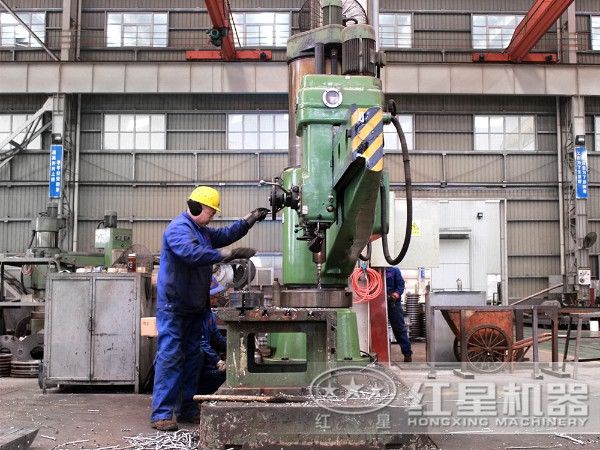 正在作業(yè)的工人