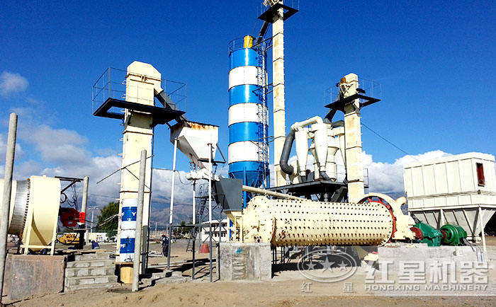 球磨機(jī)作業(yè)現(xiàn)場