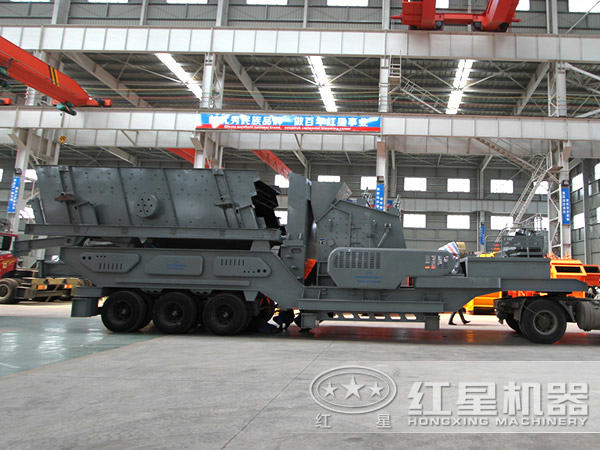 移動(dòng)反擊式碎石機(jī)