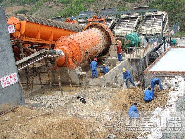選礦生產線中的球磨機