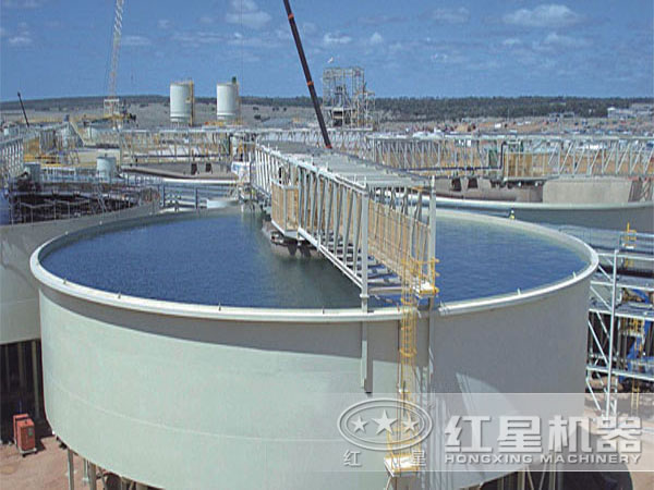 濃縮機(jī)作業(yè)現(xiàn)場