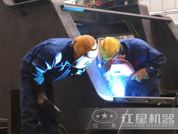 工人車間作業(yè)圖