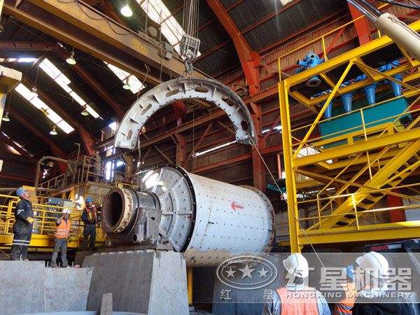 廠(chǎng)家現(xiàn)場(chǎng)指導(dǎo)球磨機(jī)安裝現(xiàn)場(chǎng)