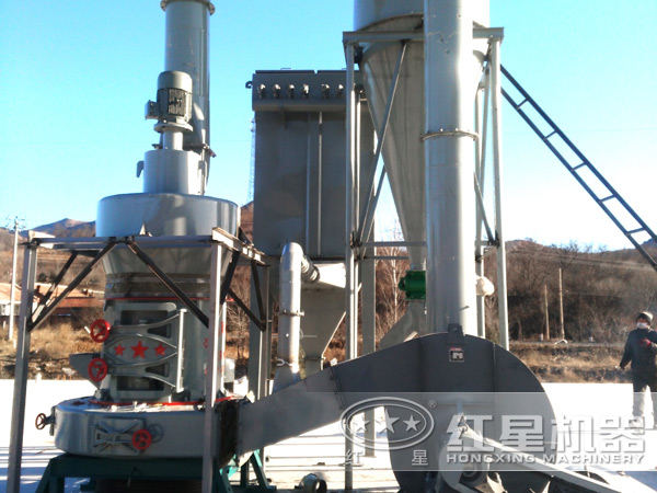 磨粉機作業(yè)現(xiàn)場