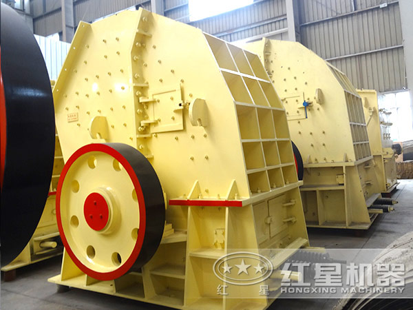 不同角度的錘式破碎機(jī)