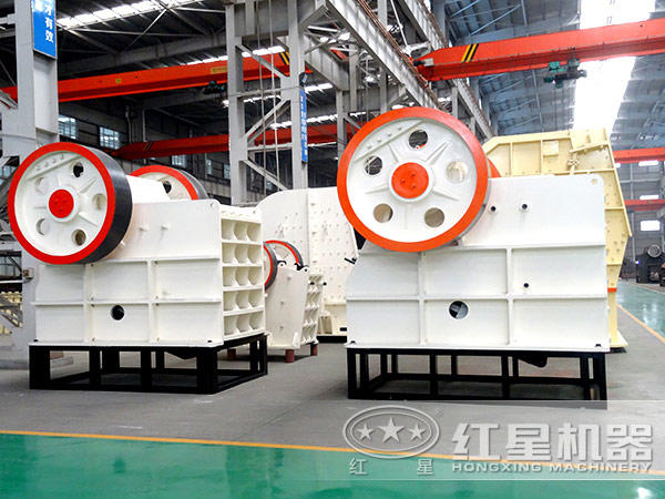 碎石制砂生產(chǎn)線設(shè)備-顎式破碎機(jī)