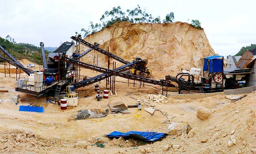 廣東中山時產(chǎn)400噸輪胎式移動破碎生產(chǎn)線