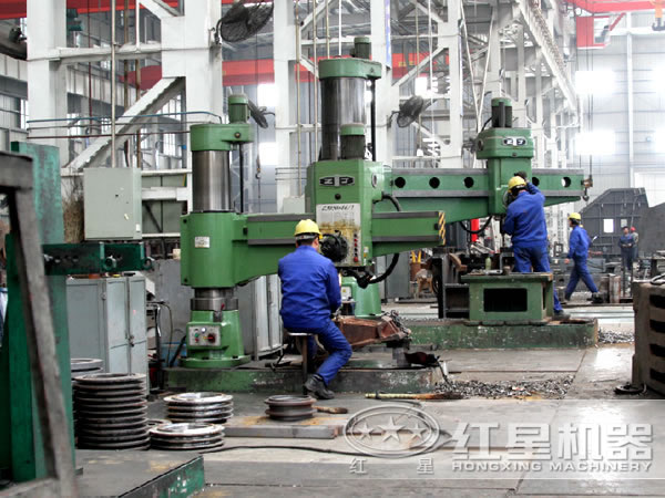 工人作業(yè)現(xiàn)場