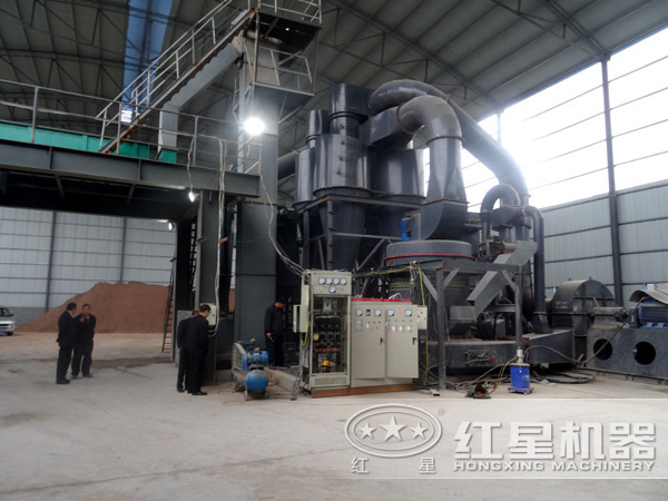 磨粉機作業(yè)現(xiàn)場