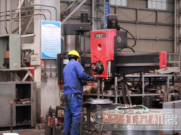 磨粉機配件生產(chǎn)現(xiàn)場