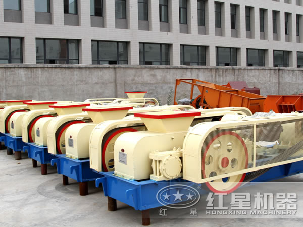 不同型號(hào)的對(duì)輥機(jī)