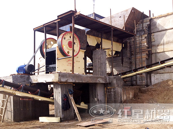 江西某客戶粉碎機(jī)現(xiàn)場(chǎng)圖