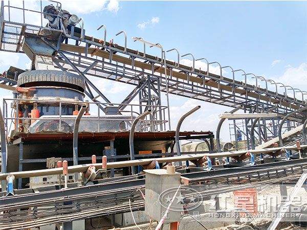 圓錐石子破碎機(jī)工作現(xiàn)場(chǎng)圖