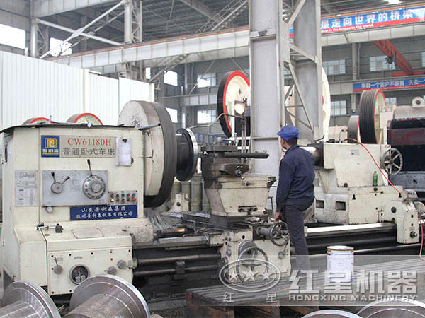 顎式破石機質量高、性能穩(wěn)