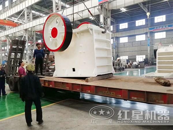 紅星69碎石機(jī)裝車發(fā)貨圖