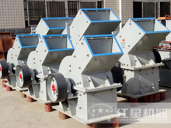 PCΦ800×600錘式破碎機(jī)