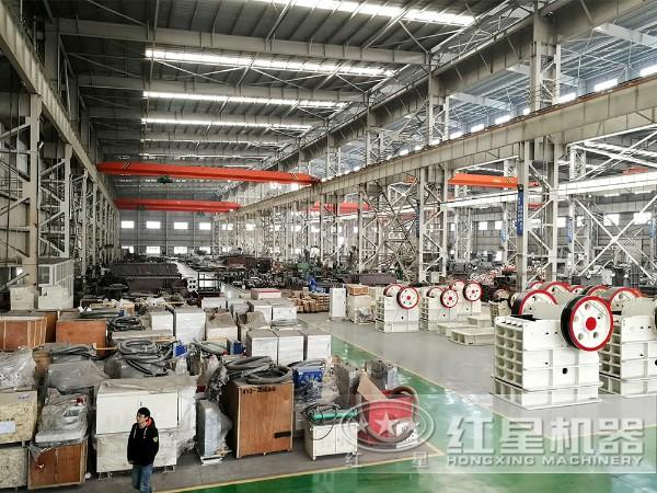 白榴石破碎機(jī)廠家車間圖