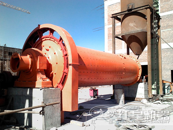 球磨機(jī)現(xiàn)場(chǎng)