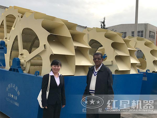 紅星銷售人員與客戶合照