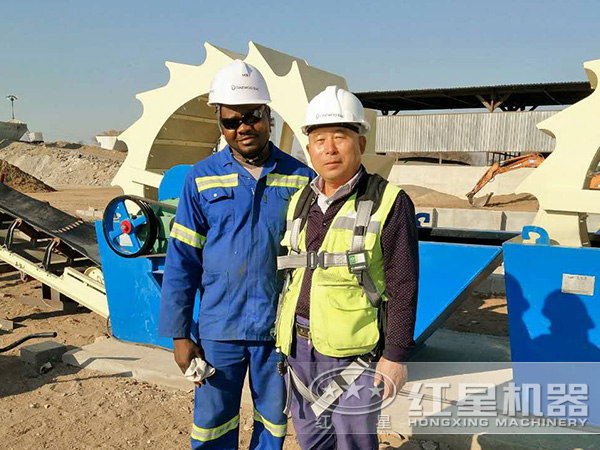 售后人員與客戶合照