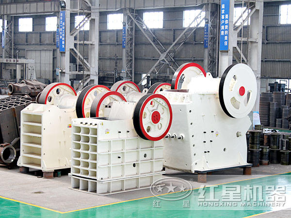 不同型號的顎式破碎機(jī)