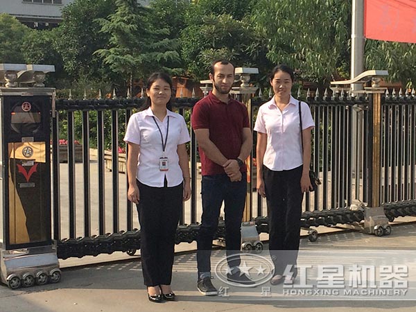 紅星銷售人員接待客戶