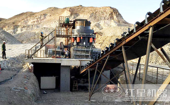 復合型圓錐破碎機售后現(xiàn)場